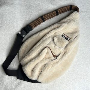 Large Fuzzy Kavu Sling Bag
